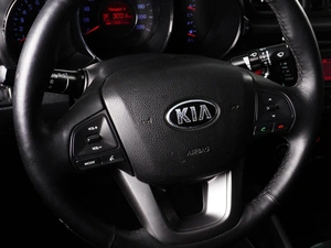 Седан Kia Rio 2014 года, 1025000 рублей, Красный Пахарь