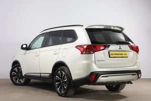 Внедорожник Mitsubishi Outlander 2021 года, 2949000 рублей, Новосибирск