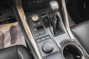 Внедорожник Lexus NX 2016 года, 2699000 рублей, Барнаул