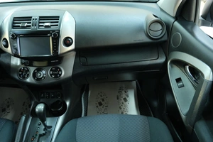 Внедорожник Toyota RAV4 2010 года, 1499000 рублей, Омск