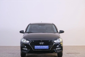 Седан Hyundai Solaris 2017 года, 1079000 рублей, Омск