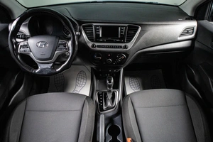 Седан Hyundai Solaris 2019 года, 1399000 рублей, Сургут