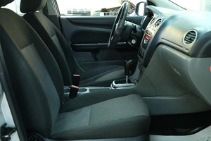 Хетчбэк Ford Focus 2010 года, 799000 рублей, Омск