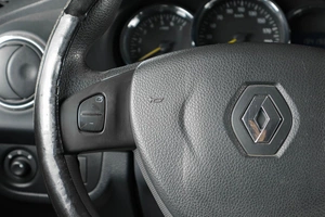 Седан Renault Logan 2016 года, 799000 рублей, Тюмень