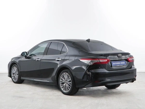 Седан Toyota Camry 2020 года, 2874444 рублей, Москва