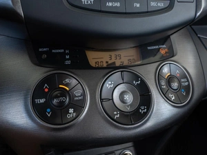 Внедорожник Toyota RAV4 2012 года, 1569000 рублей, Волгоград