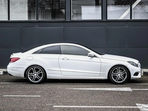 Седан Mercedes-benz E-класс 2013 года, 1899000 рублей, Кирилловка