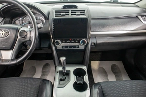 Седан Toyota Camry 2012 года, 1549000 рублей, Барнаул