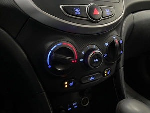 Седан Hyundai Solaris 2015 года, 1087000 рублей, Солонцы