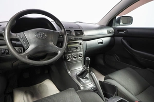 Седан Toyota Avensis 2005 года, 699000 рублей, Новосибирск