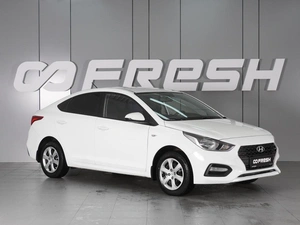 Седан Hyundai Solaris 2018 года, 1372000 рублей, Красный Пахарь