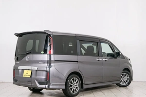Минивэн Honda Stepwgn Spada 2019 года, 2399000 рублей, Красноярск