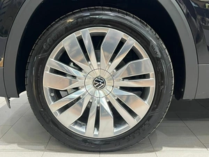 Внедорожник Volkswagen Teramont 2023 года, 6695000 рублей, Красноярск