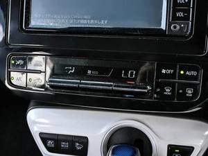 Лифтбек Toyota Prius 2017 года, 1699000 рублей, Кирилловка