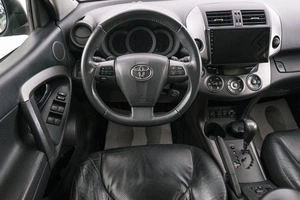 Внедорожник Toyota RAV4 2012 года, 1649000 рублей, Красноярск