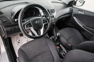 Седан Hyundai Solaris 2015 года, 749000 рублей, Красноярск