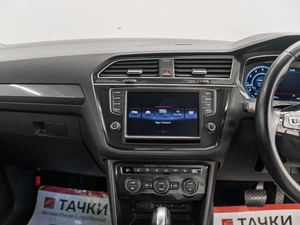 Внедорожник Volkswagen Tiguan 2016 года, 1950000 рублей, Красноярск