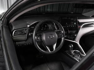 Седан Toyota Camry 2023 года, 3319000 рублей, Тюмень