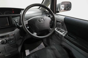Минивэн Toyota Voxy 2006 года, 889000 рублей, Новокузнецк