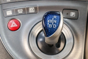 Лифтбек Toyota Prius 2015 года, 1539000 рублей, Челябинск