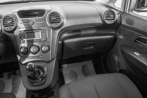 Минивэн Kia Carens 2011 года, 739000 рублей, Барнаул