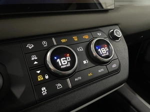 Внедорожник Land Rover Defender 2021 года, 4187000 рублей, Солонцы