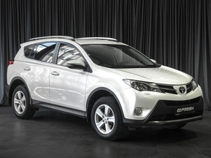 Внедорожник Toyota RAV4 2014 года, 2299000 рублей, Тюмень
