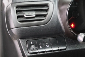 Седан Kia Rio 2016 года, 1009000 рублей, Омск