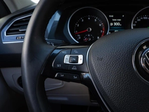 Внедорожник Volkswagen Tiguan 2017 года, 1949000 рублей, Волгоград