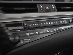 Седан Lexus ES 2018 года, 3463100 рублей, Казань