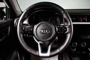 Седан Kia Rio 2017 года, 1069000 рублей, Сургут