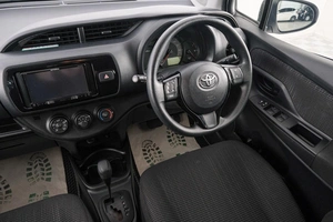 Хетчбэк Toyota Vitz 2019 года, 1119000 рублей, Красноярск