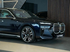 Седан BMW i7 2022 года, 13000000 рублей, Омск