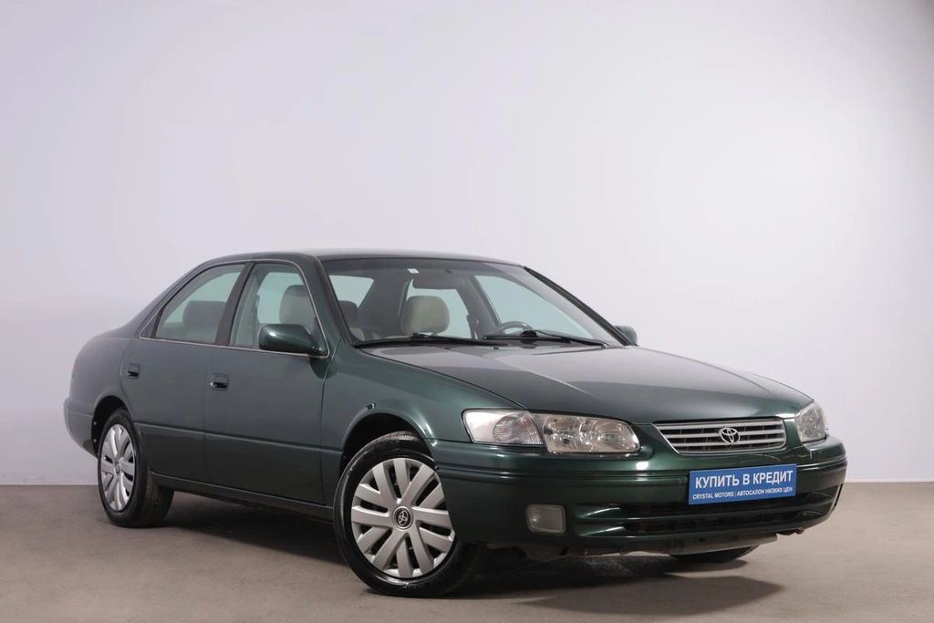 Седан Toyota Camry 1999 года, 529000 рублей, Новосибирск
