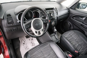 Минивэн Kia Venga 2013 года, 949000 рублей, Красноярск