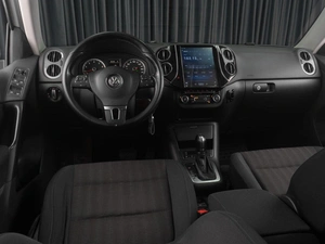Внедорожник Volkswagen Tiguan 2013 года, 1269000 рублей, Тюмень