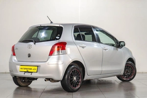Хетчбэк Toyota Vitz 2008 года, 499000 рублей, Челябинск
