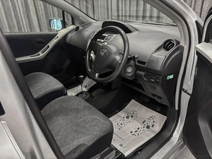 Хетчбэк Toyota Vitz 2008 года, 549000 рублей, Красноярск