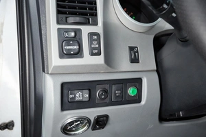Пикап Toyota Tundra 2008 года, 3499000 рублей, Красноярск