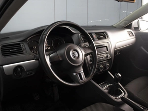 Седан Volkswagen Jetta 2013 года, 810000 рублей, Омск