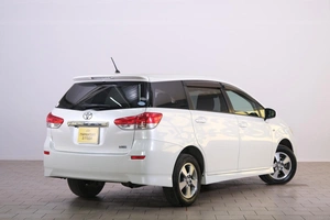 Минивэн Toyota Wish 2009 года, 1379000 рублей, Омск