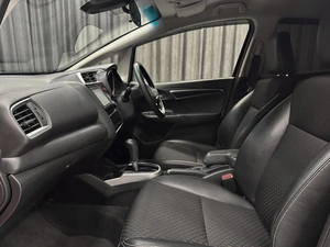 Хетчбэк Honda Fit 2016 года, 999000 рублей, Красноярск