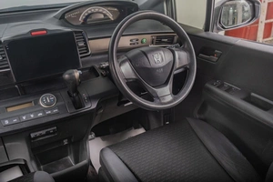 Минивэн Honda Freed 2012 года, 1199000 рублей, Томск