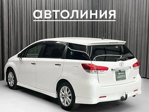 Минивэн Toyota Wish 2009 года, 1250000 рублей, Красноярск