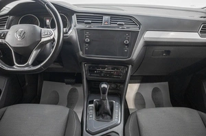 Внедорожник Volkswagen Tiguan 2021 года, 2499000 рублей, Барнаул