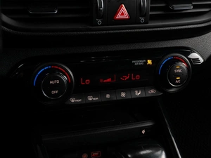 Хетчбэк Kia K3 2019 года, 1999000 рублей, Тюмень