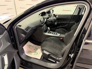 Универсал Peugeot 308 2015 года, 995000 рублей, Красноярск
