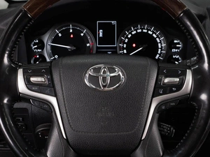 Внедорожник Toyota Land Cruiser 2018 года, 6720000 рублей, Тюмень