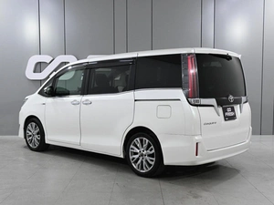 Минивэн Toyota Esquire 2017 года, 2599000 рублей, Ростов-на-Дону