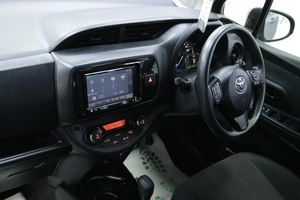 Хетчбэк Toyota Vitz 2017 года, 978000 рублей, Солонцы